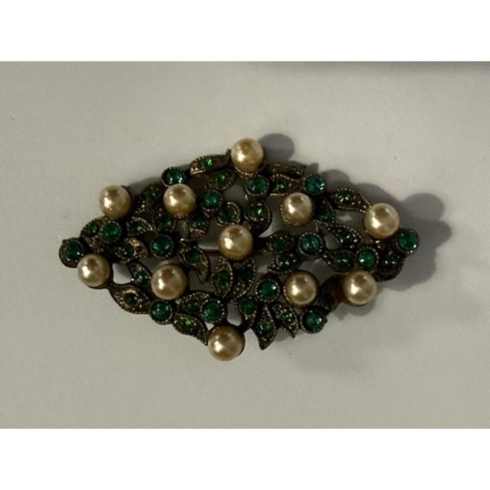 Vintage Green Rhinestone & Faux Pearl Brooch Gold Tone Floral Cluster Pin